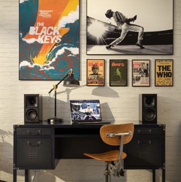 主動式喇叭音質評測：藍牙、光纖、USB哪種接法最好聽？解決音響雜音的進階連線攻略